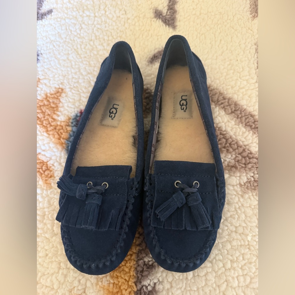 NWT UGG Women's Dark Blue Moccasins Size 7